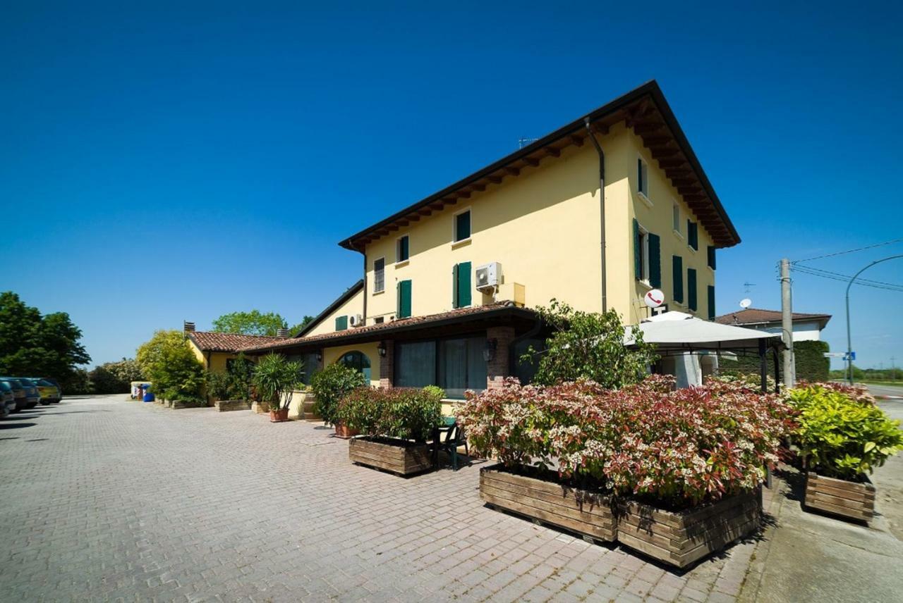 Rifugio San Lorenzo Bed and Breakfast Porto Mantovano Buitenkant foto